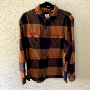 Men’s Levi’s flannel size large